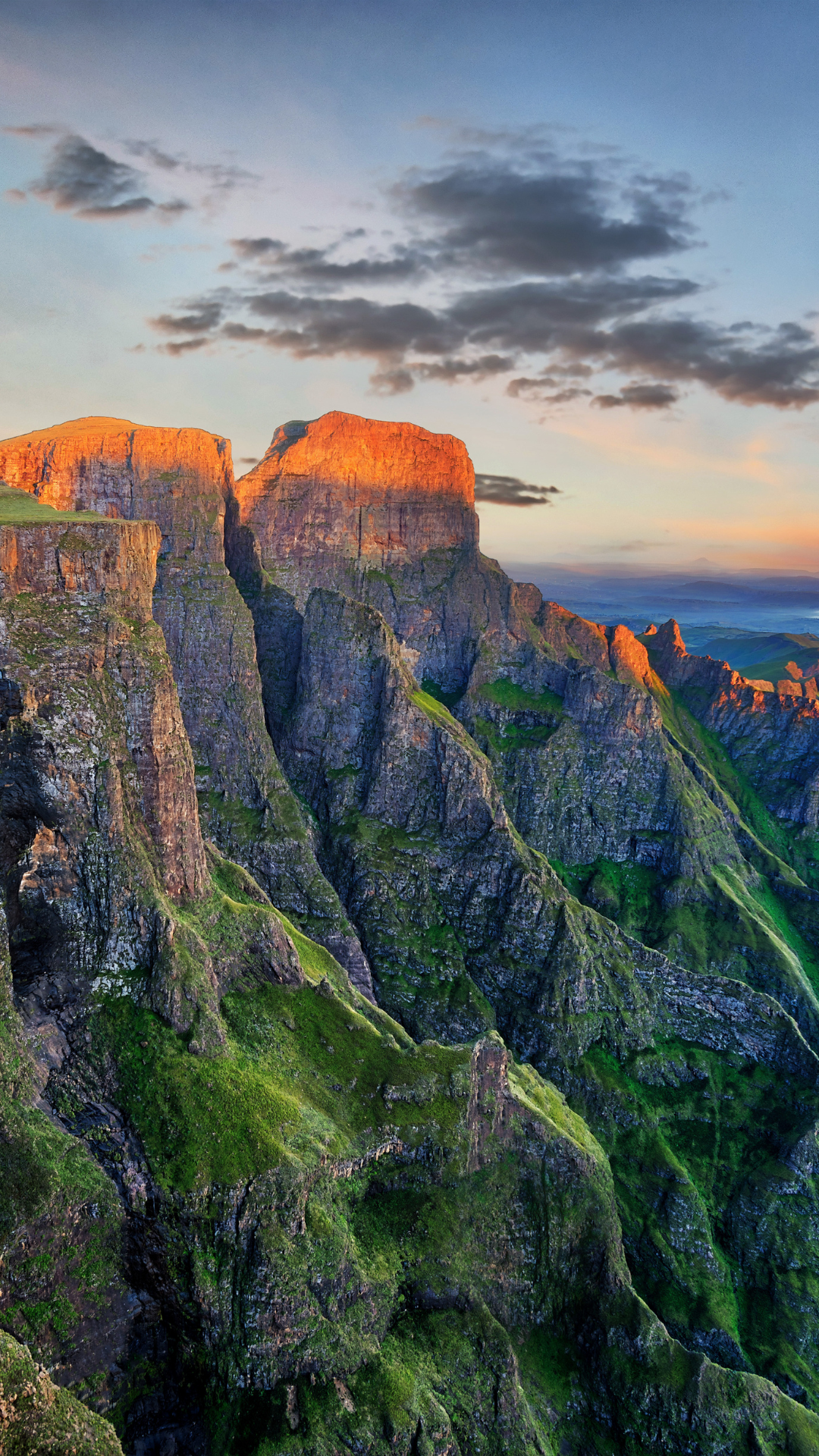 Drakensberg Mountains & Amphitheatre